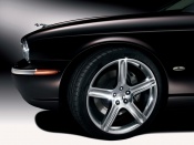 Jaguar super v8 portfolio wheel