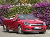 opel astra twin top red